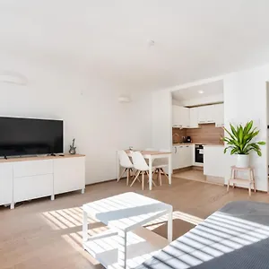 Immersed Into Vienna's Life And Yet A Retreat, Minimum 30 Nights Apartment