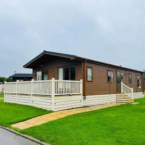  Holiday home Rowan With Hot Tub United Kingdom
